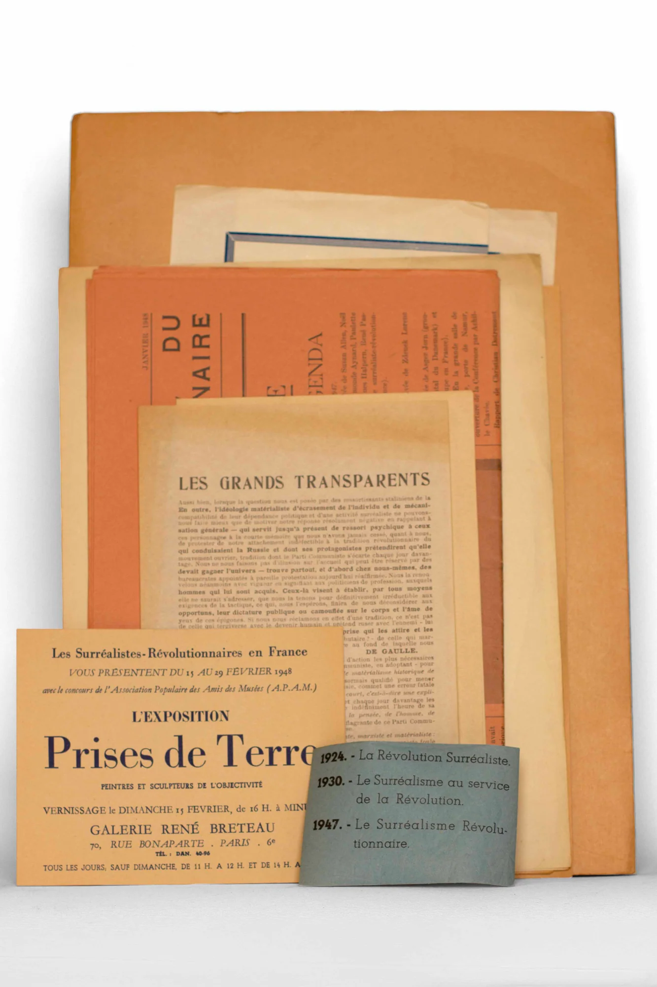 (SURREALISME REVOLUTIONNAIRE). — Important ensemble de 12 tracts, documents, revues et papillons du Groupe Surréaliste Révolutionnaire. (Réf. 23145)
