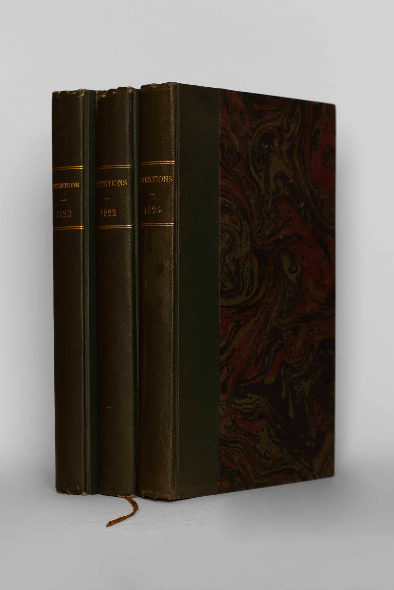 REVUE. Intentions. — Intentions (1922-1924). (Réf. 23250)