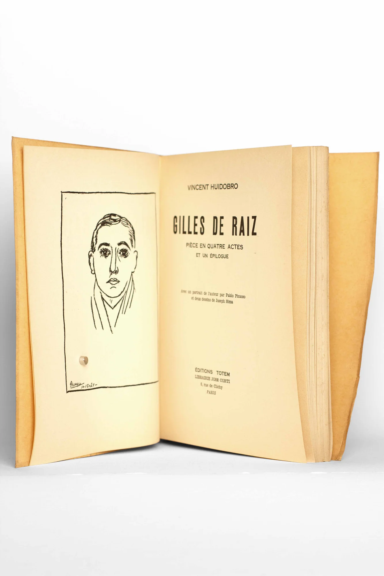 HUIDOBRO (Vincent). — Gilles de Raiz. Pièce en quatre actes et un épilogue. (Réf. 23900)