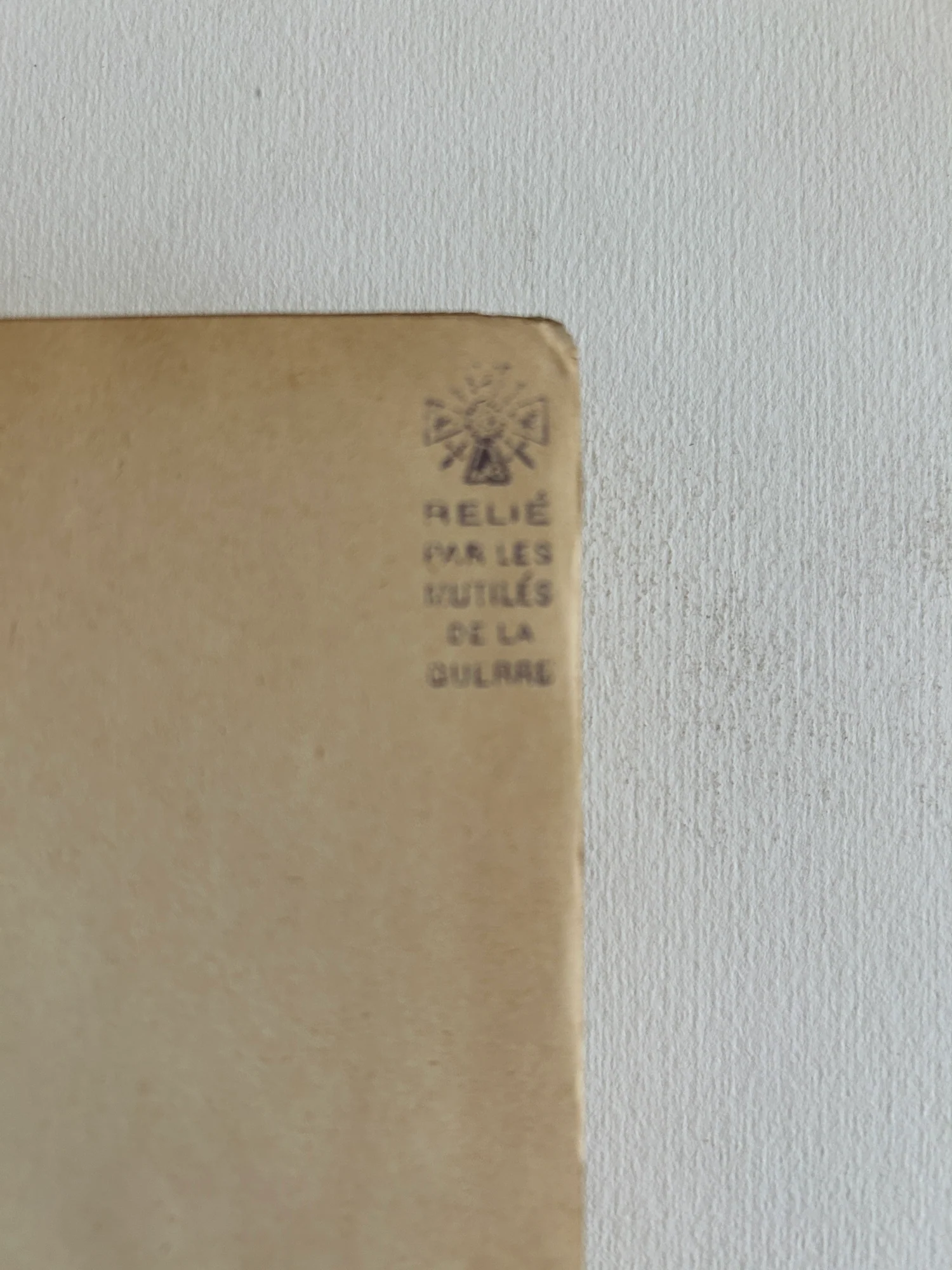 CROS (Charles). — Le Coffret de santal. (Réf. 24639)