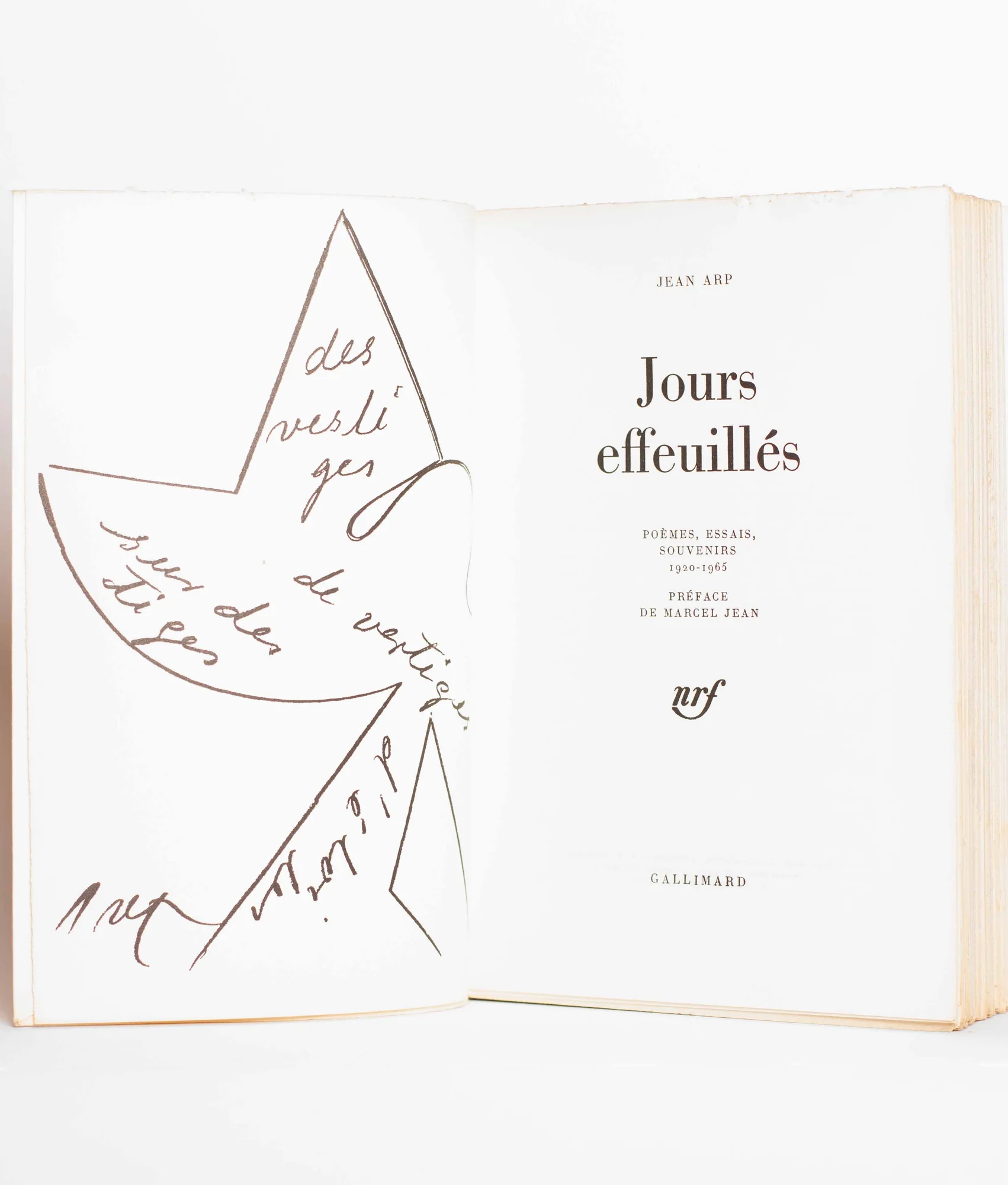ARP (Jean). — Jours effeuillés. Poèmes, essais, souvenirs 1920-1965. (Réf. 24843)