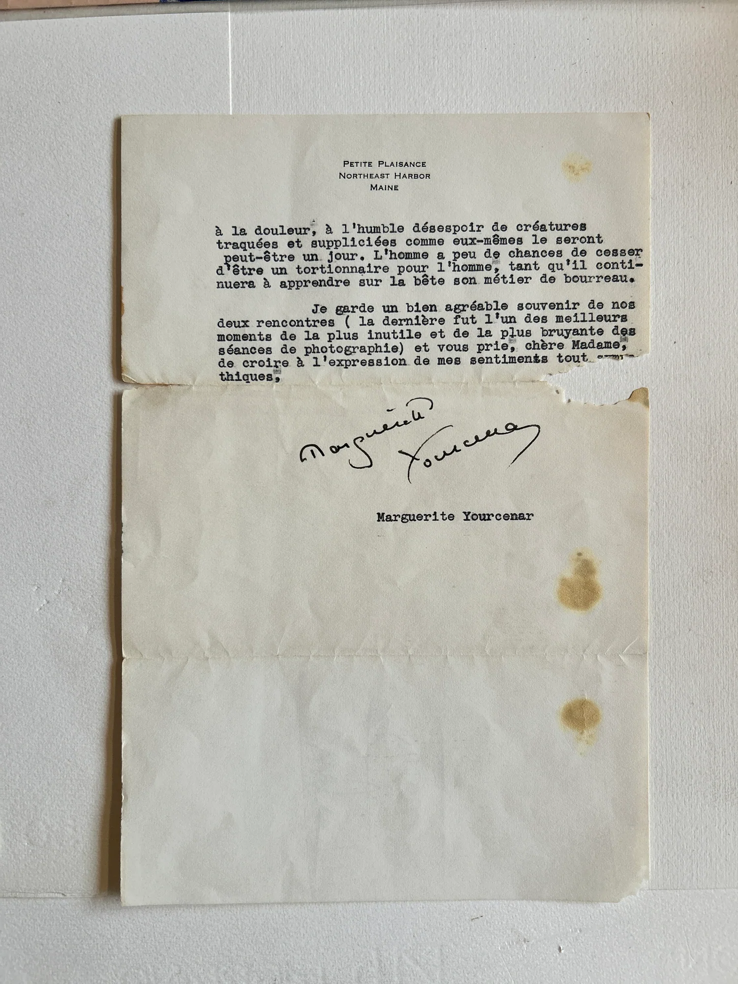 YOURCENAR (Marguerite). — Lettre signée à Lise DEHARME. (Réf. 25492)