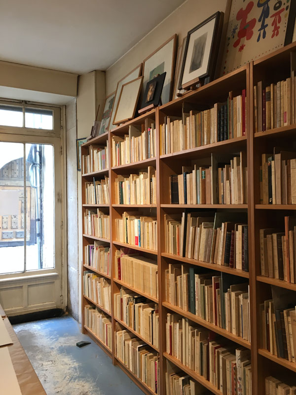 Intérieur de la librairie - vue 3